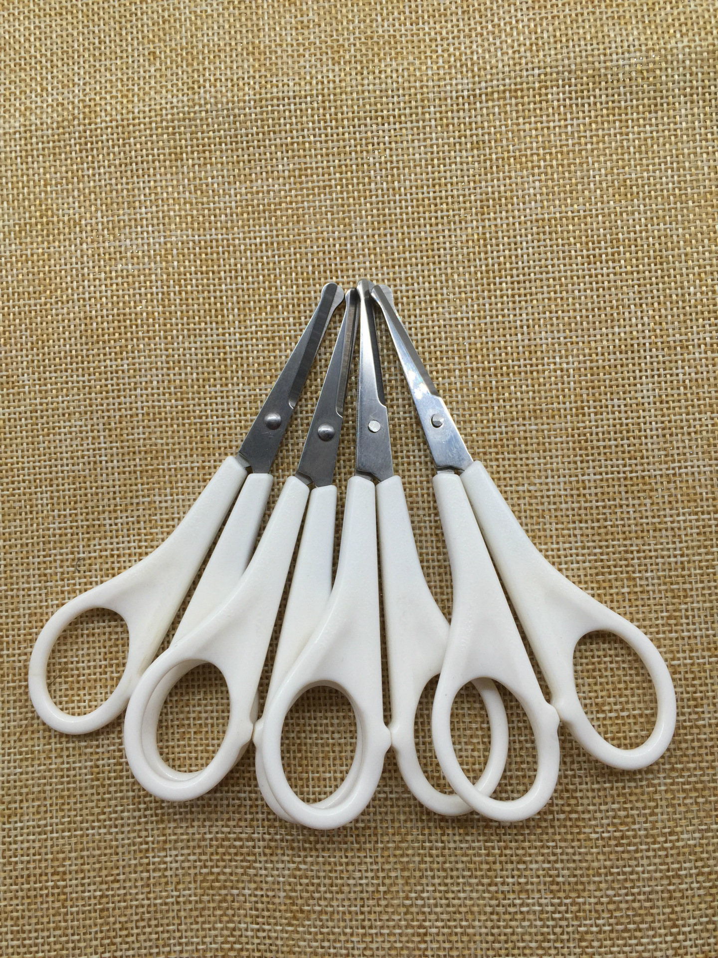 工厂批发 不锈钢圆头剪刀 儿童安全剪美容小剪刀剪鼻毛剪刀家用剪