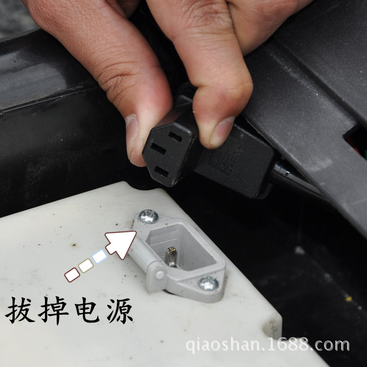 哈雷电动车哈雷摩托车电池可拆卸取下充电锂电池踏板哈雷车电瓶车