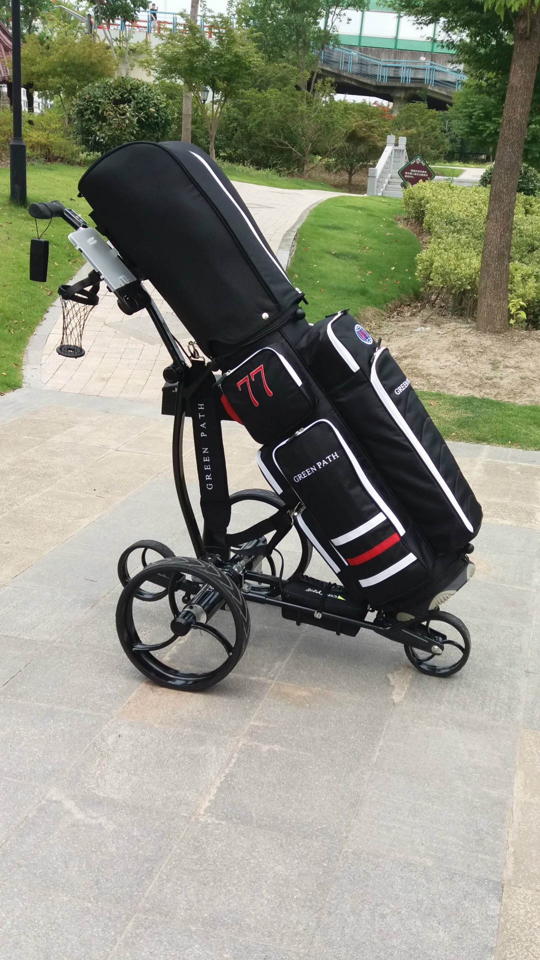 厂家直销高尔夫电动遥控球包车/高尔夫球车