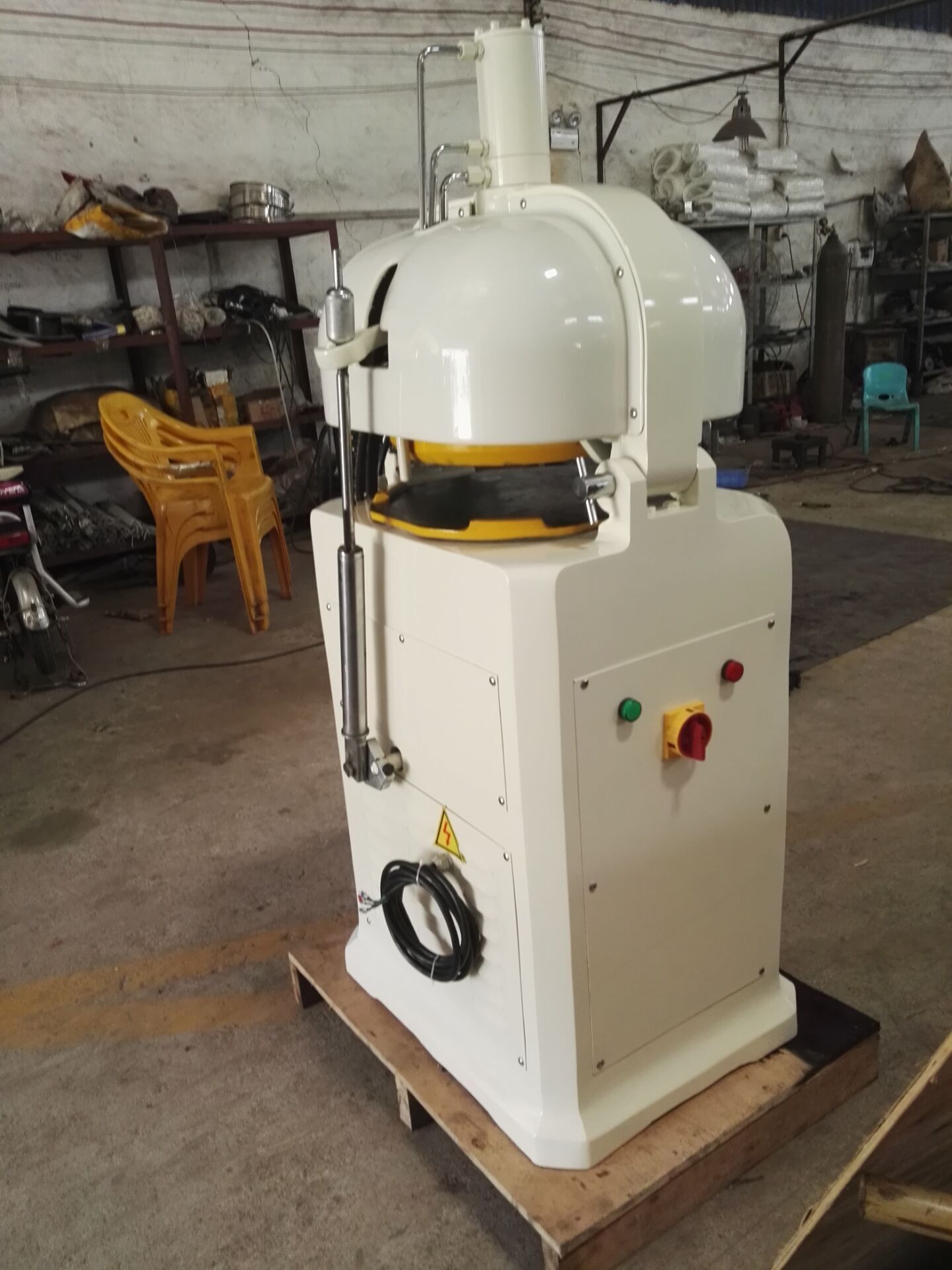 广州鸿麦全自动分割滚圆机,面包面团分割滚圆设备 分块滚圆机