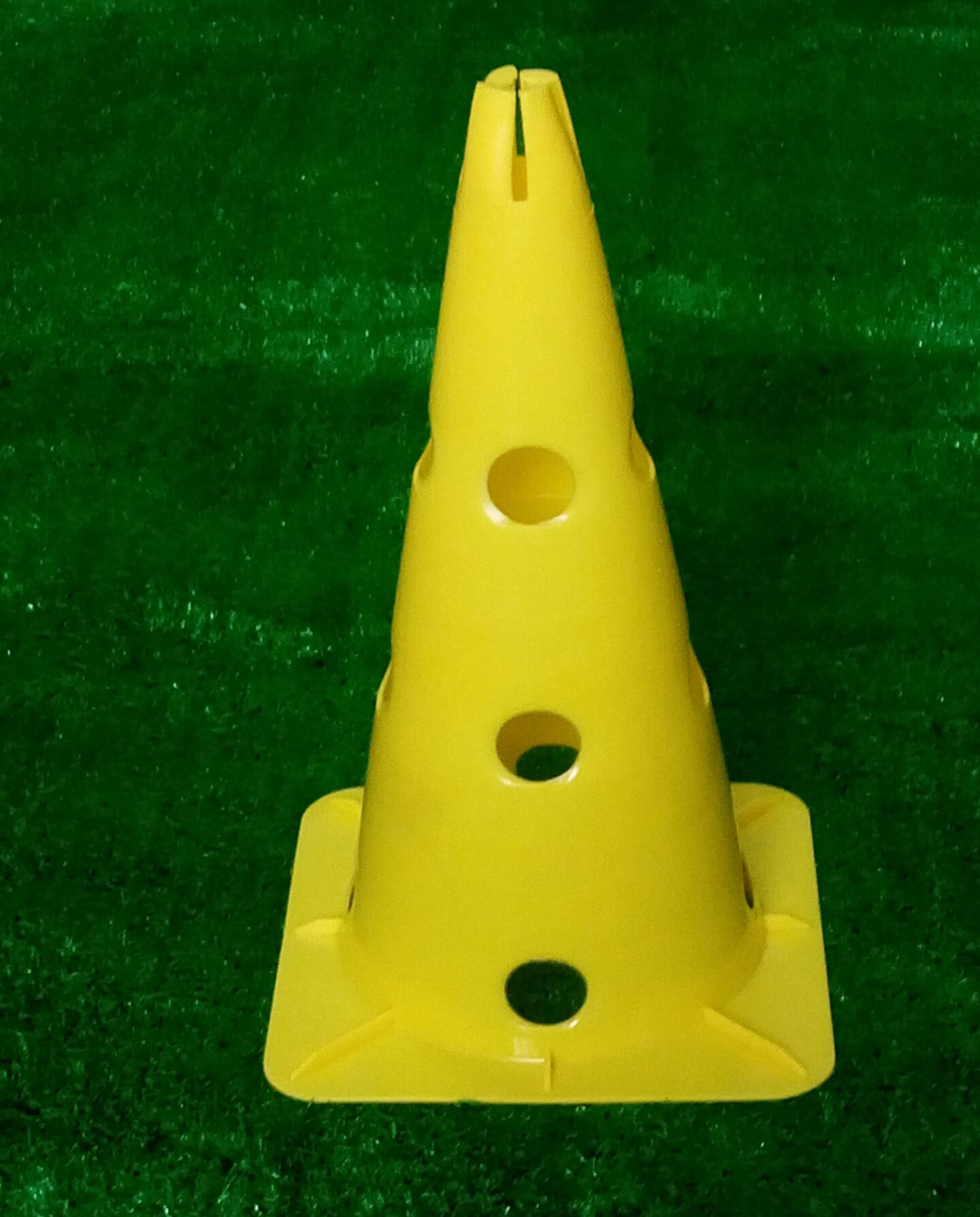 38方底带孔标志桶pe环保材质路障警示标障碍物足球辅助