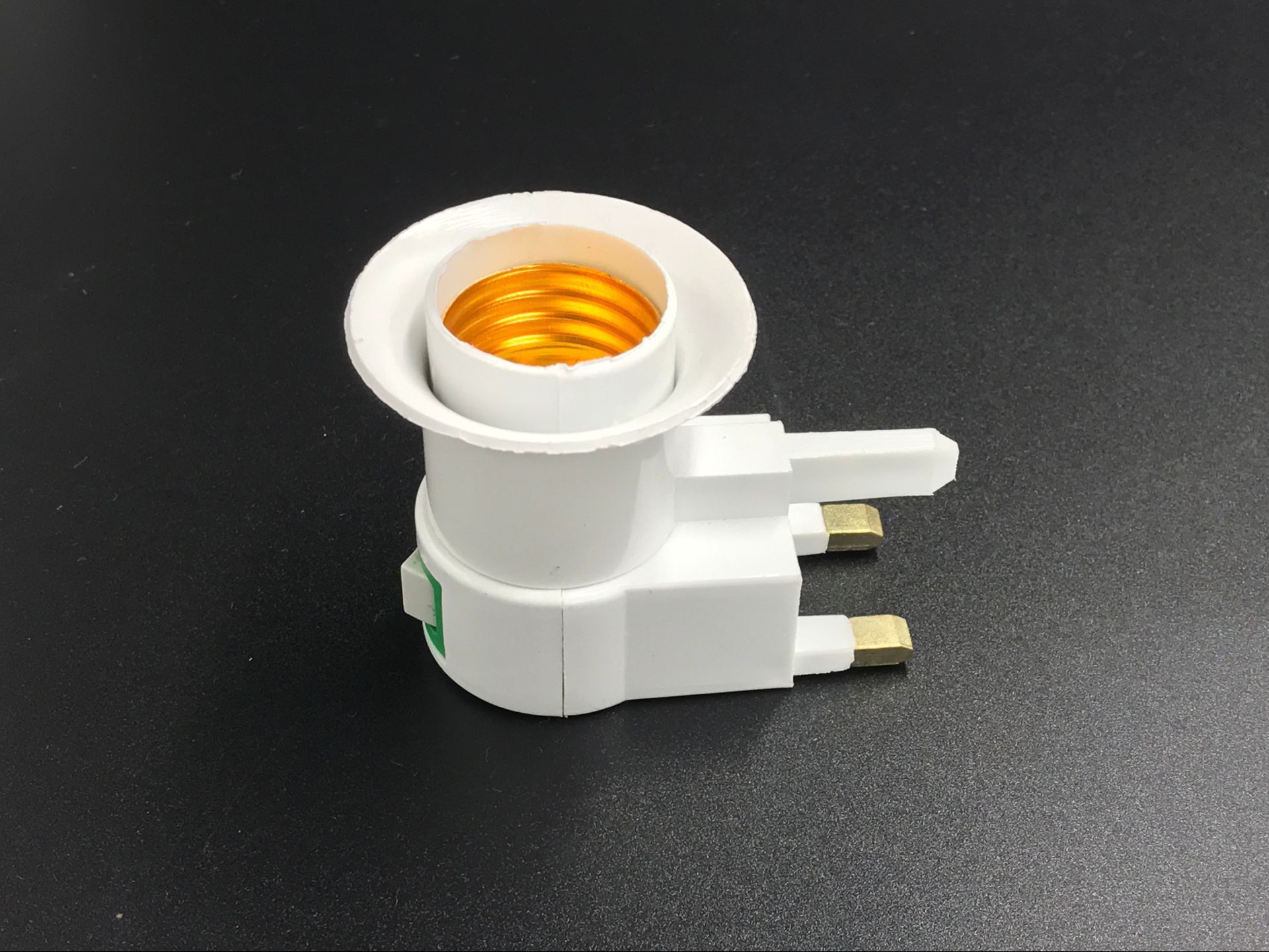 外贸e27螺口英规灯头灯座 led灯节能灯带开关插避式插座