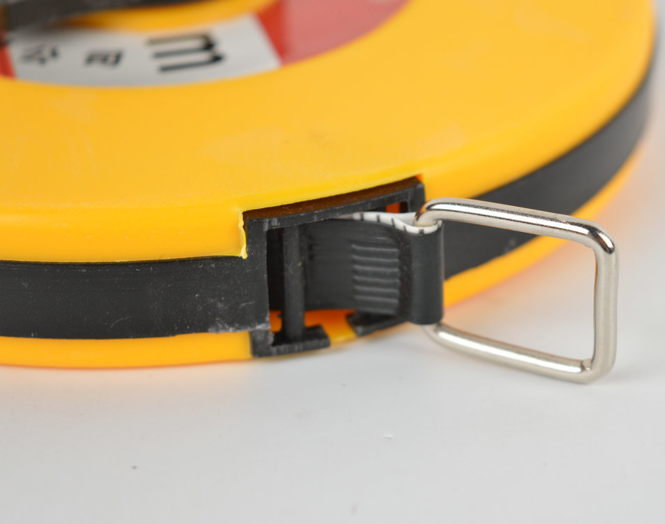 厂家批发建筑工地测量尺子 纤维皮卷尺手摇圆盘形软尺