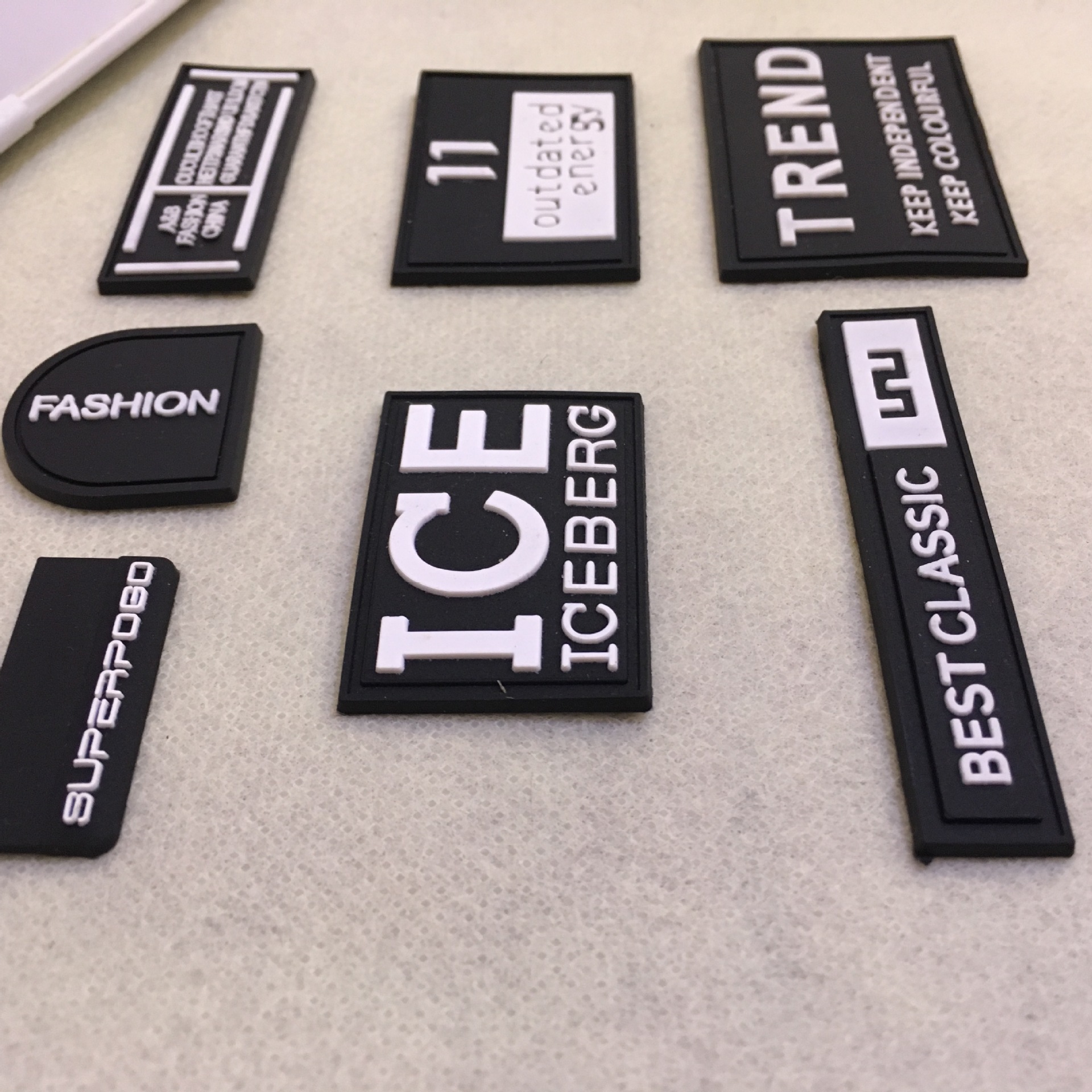 定做pvc软胶皮标批发橡胶标现货滴塑标补丁贴硅胶章五金皮牌布贴