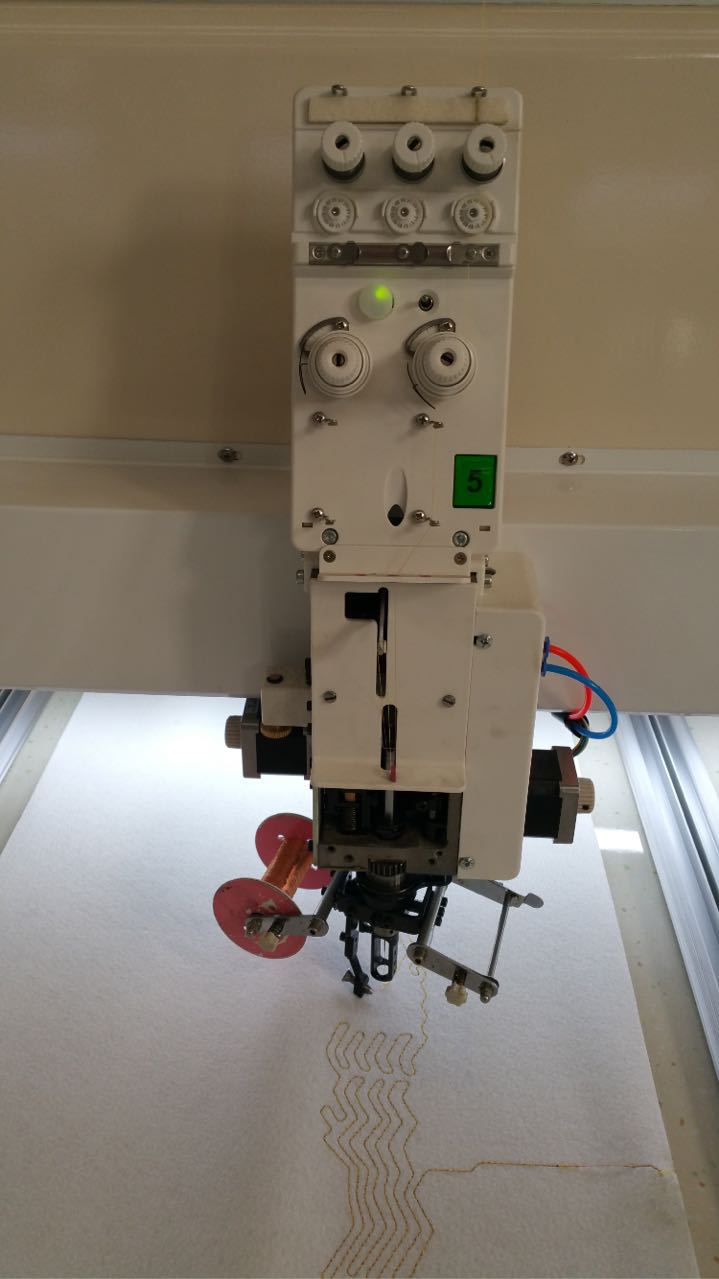 银河纯盘带特种绣花机 坐垫发热丝专用绣花机