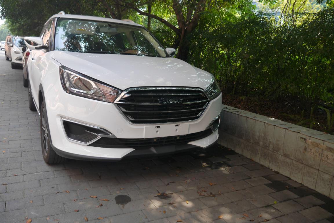 > 看过cs35,等t300上市再做最后决定了