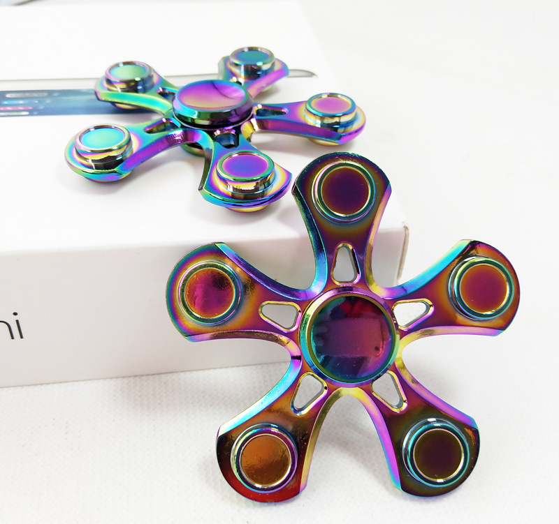 批发六叶合金指尖陀螺新款炫彩水滴手指陀螺爆款六角金属指间陀螺