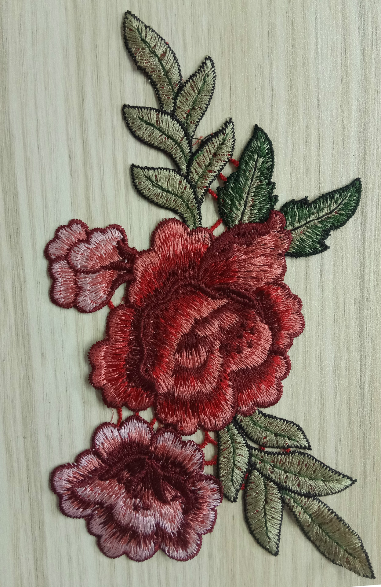 创豪绣品 红花对称系列 水溶领花 镂空刺绣贴花 服装辅料