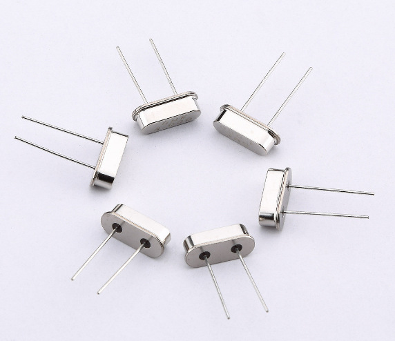 433m超外差芯片配套晶振49s 直插封装 9fp高精度晶振