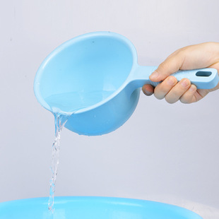 艾沃佳 加厚塑料水勺水瓢 厨房长柄勺纯色宝宝沐浴勺洗澡水舀