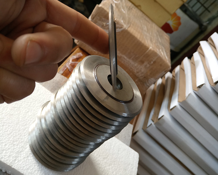 供应气动圆刀 气压刀架 轴承圆刀片