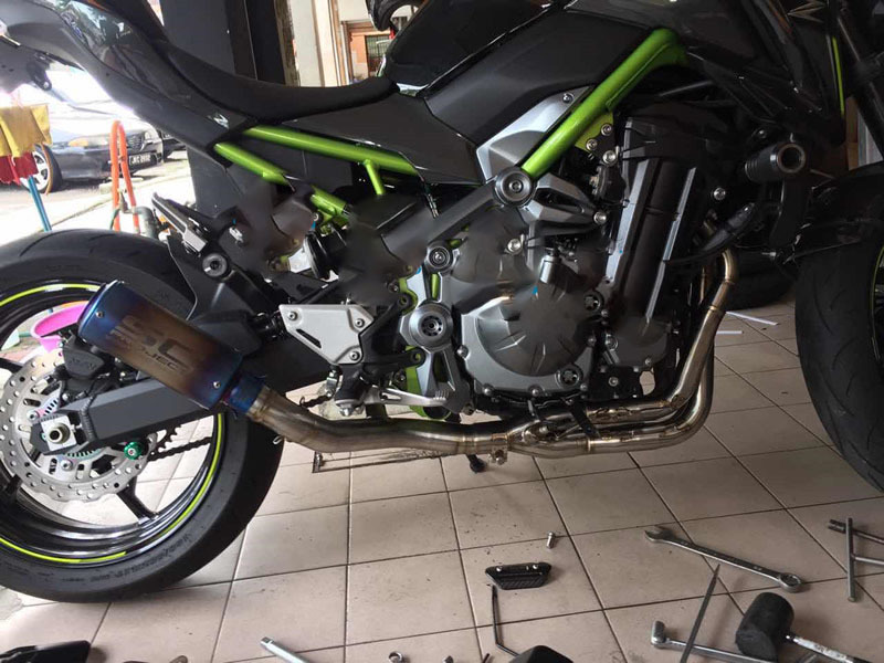 摩托车改装排气管川崎z800小忍者250本田cb400消声器炮筒sc激光标半蓝