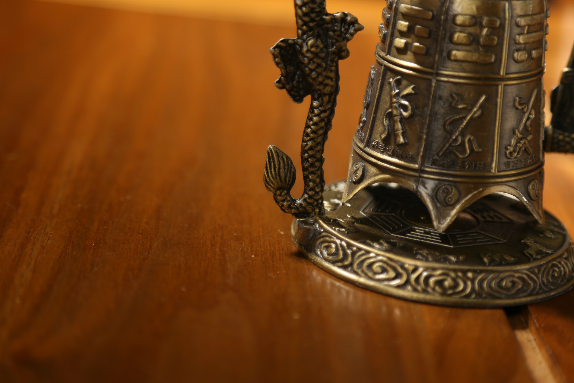 厂家直销 青铜器合金八卦编钟撞钟摆件 仿古旅游工艺品家居