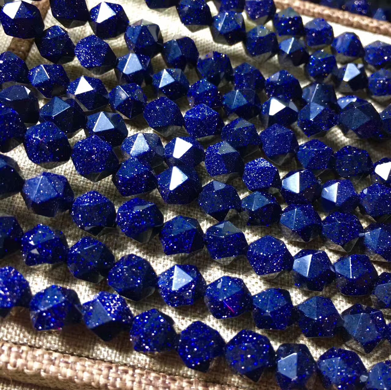 天然金砂石切面散珠 蓝绿砂石刻面半成品 diy刻面配珠 厂家批发