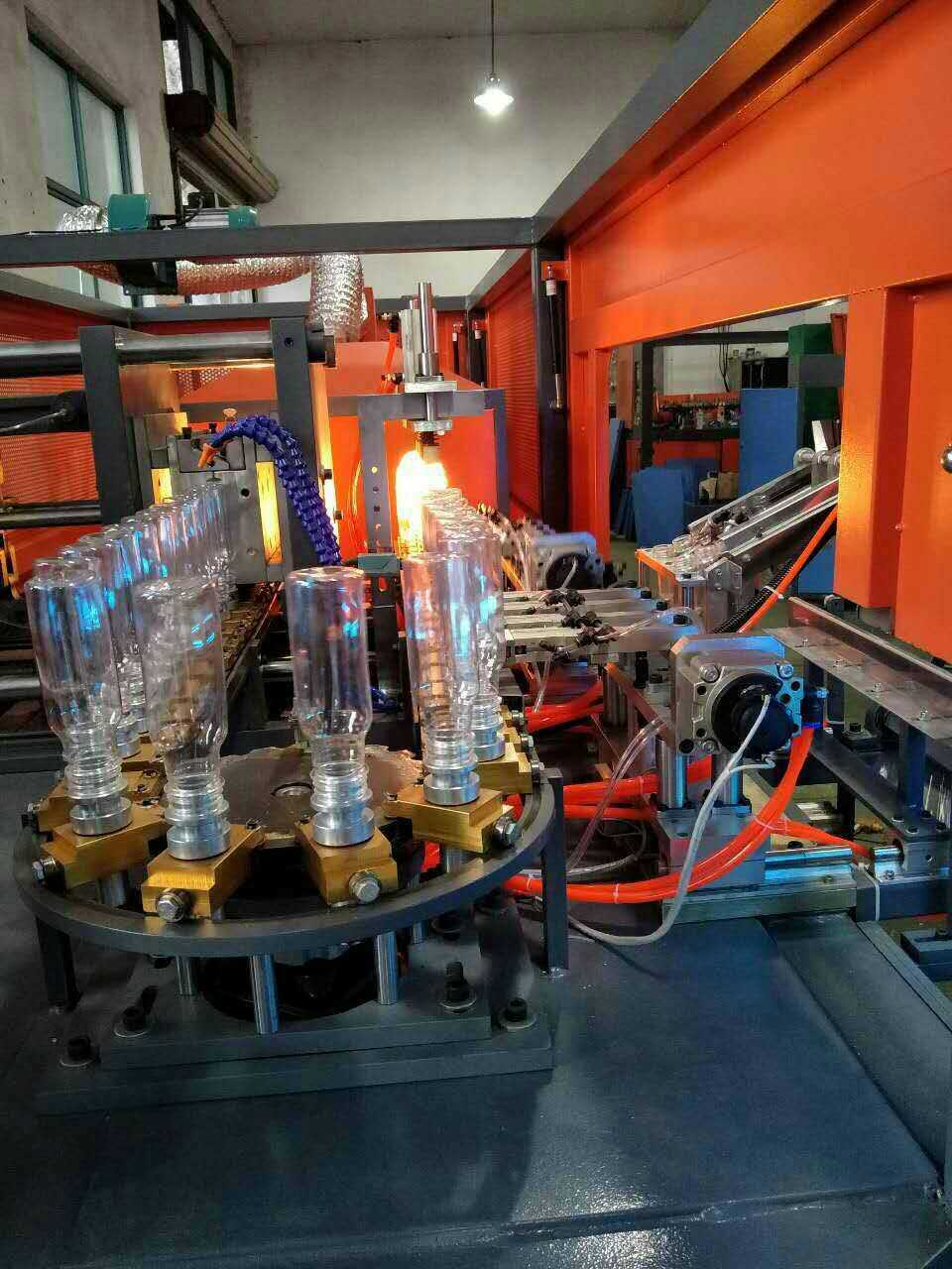 专业伺服驱动全自动吹瓶机生产厂家玻璃水瓶饮料瓶全自动吹瓶机