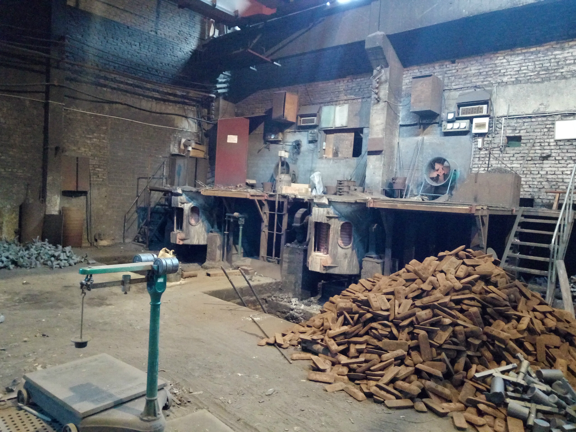 金牌铸造工厂承接 转座 底盖 大臂等机器人铸件铸造加工