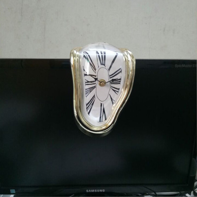 家居装饰扭曲钟名画融化时钟客厅罗马数字创意挂钟卧室直角钟