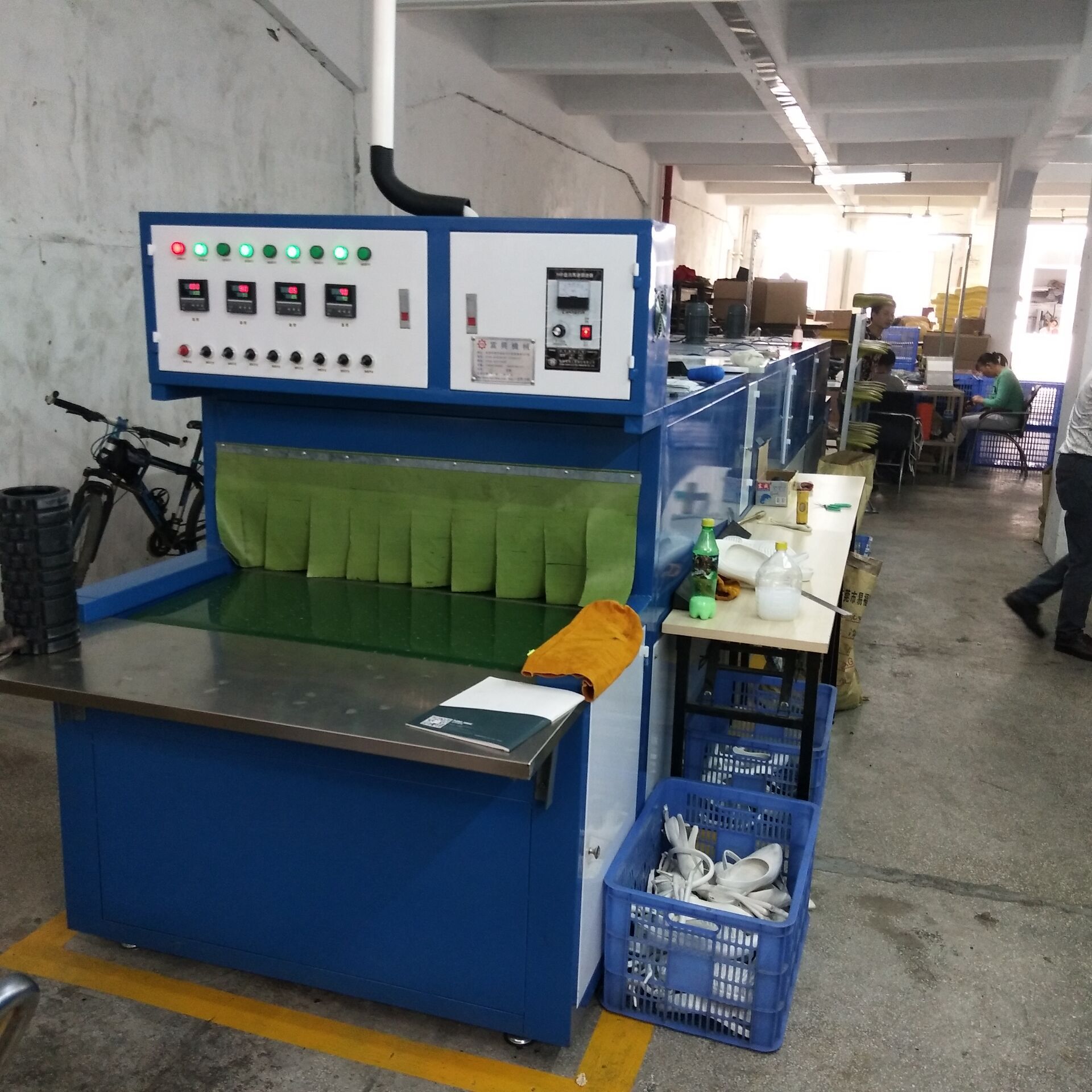 按客户尺寸定制狗狗玩具球 宠物玩具飞盘颜色尺寸可按需定制