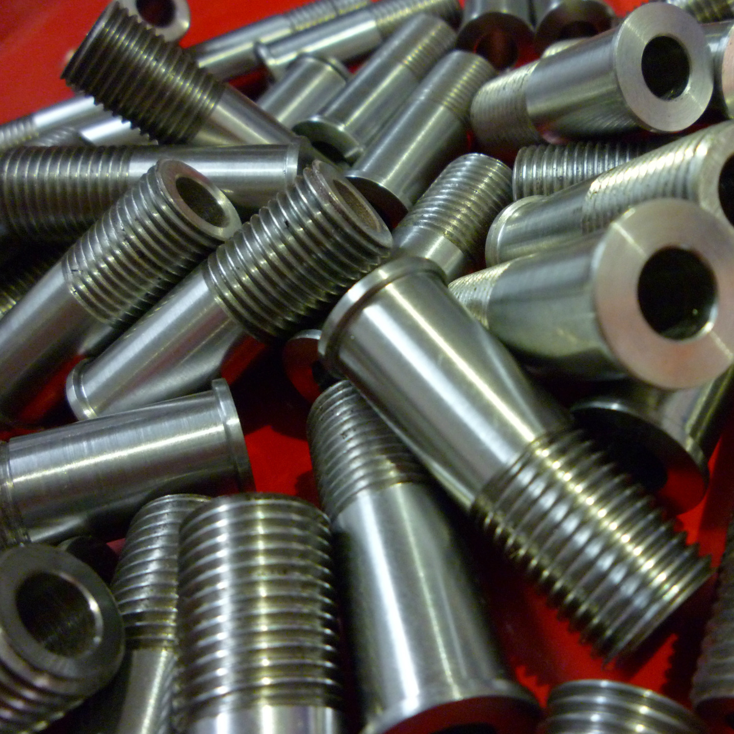 深圳数控车床cnc加工批量非标紧固件连接件螺栓螺母螺栓螺纹加工