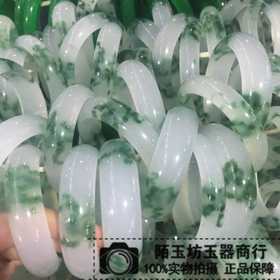 天然翡翠绿色冰种飘花玉手镯玉石玉镯石英岩玉手镯女款