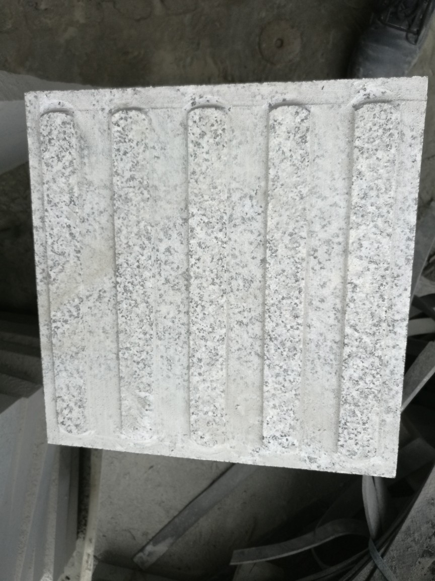 厂家g655芝麻灰芝麻黑盲道砖地铺花岗岩