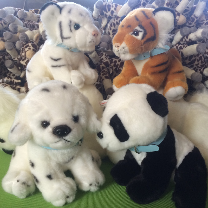 老虎毛绒玩具斑点狗熊猫公仔抓机娃娃儿童礼物婚庆玩偶