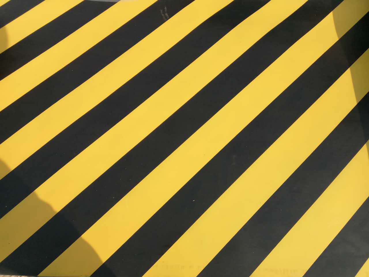 厂家直供 橡胶斑马线 加工定制各种橡胶制品