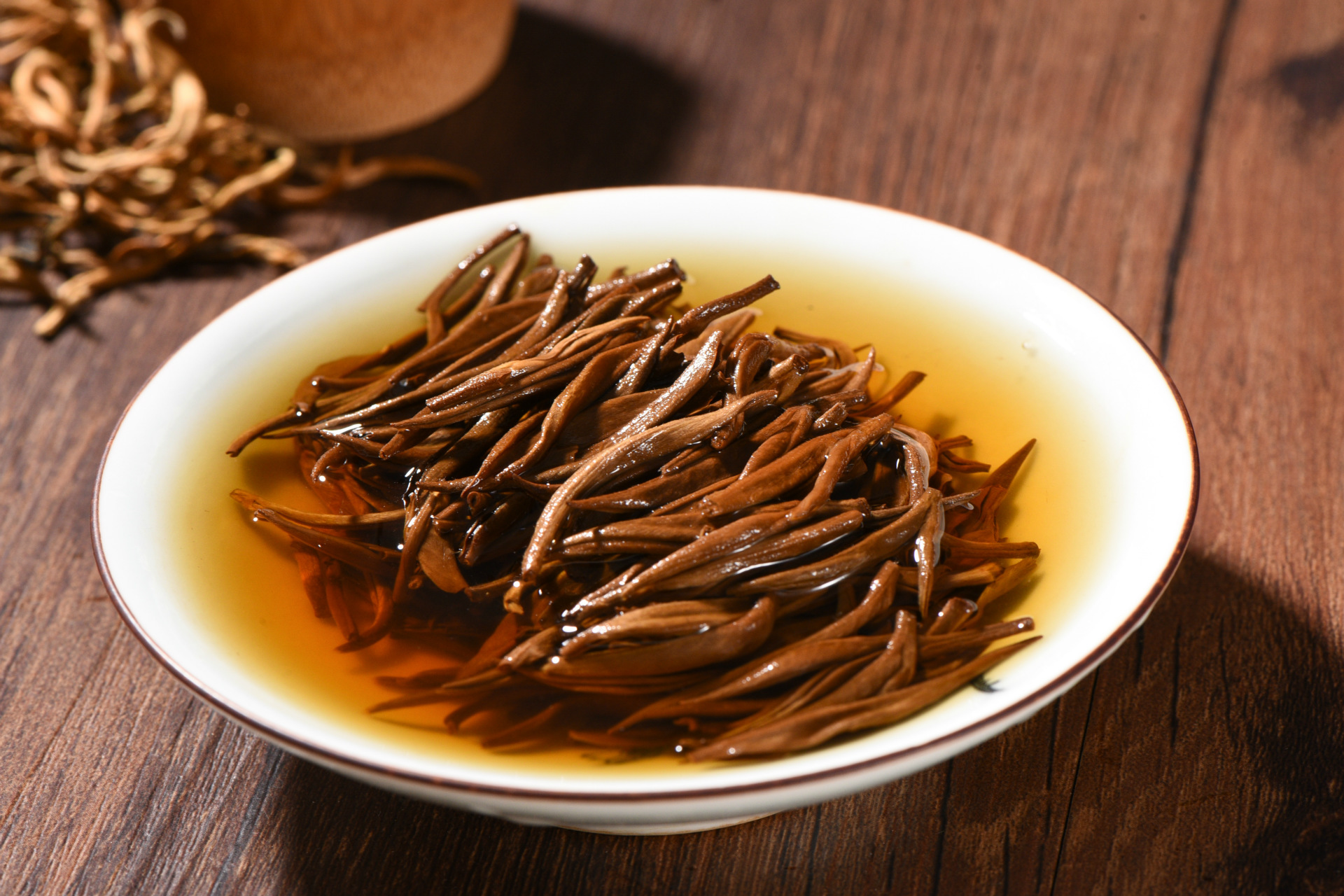 2017年云南凤庆蜜香金芽滇红茶高香野生红茶 云南滇红茶一件代发