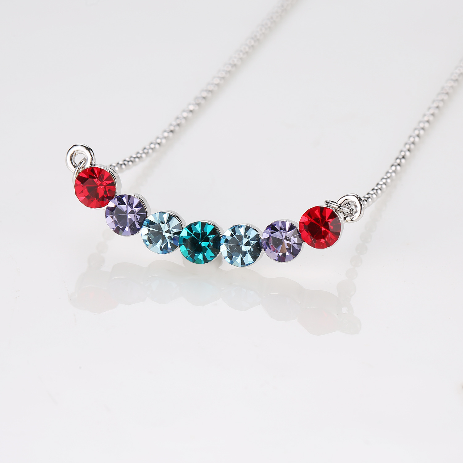 夏季ins风百搭彩虹水晶项链女士彩色锁骨链情人节闺蜜生日礼物