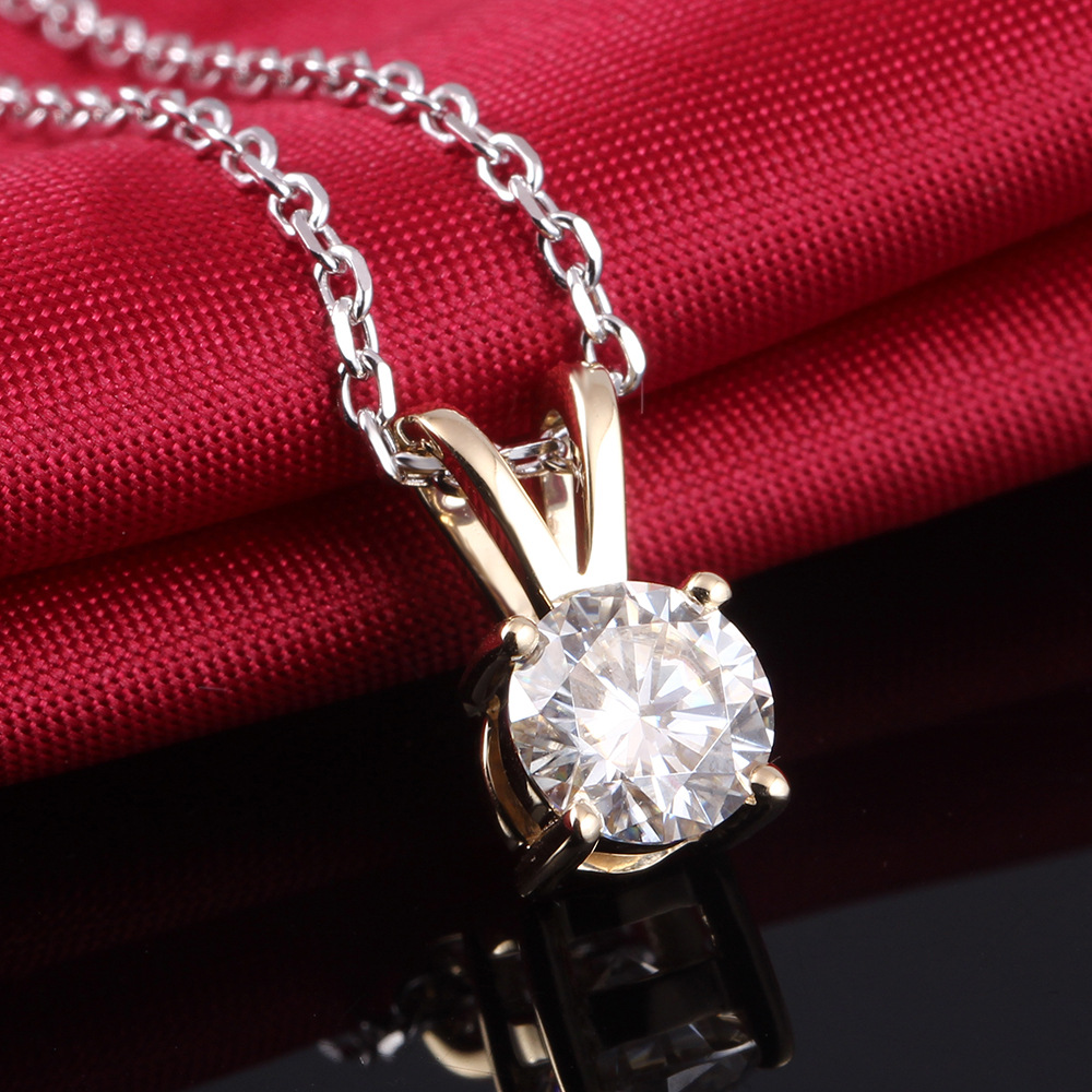 个性定制18k黄金超白d色1克拉莫桑石v字锁骨链吊坠闺蜜项链