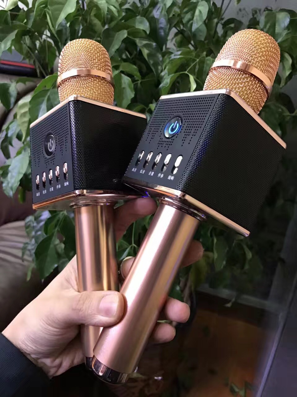 七彩霓虹灯q8s手机k歌直播麦克风唱吧全民k歌无线蓝牙话筒彩灯h8