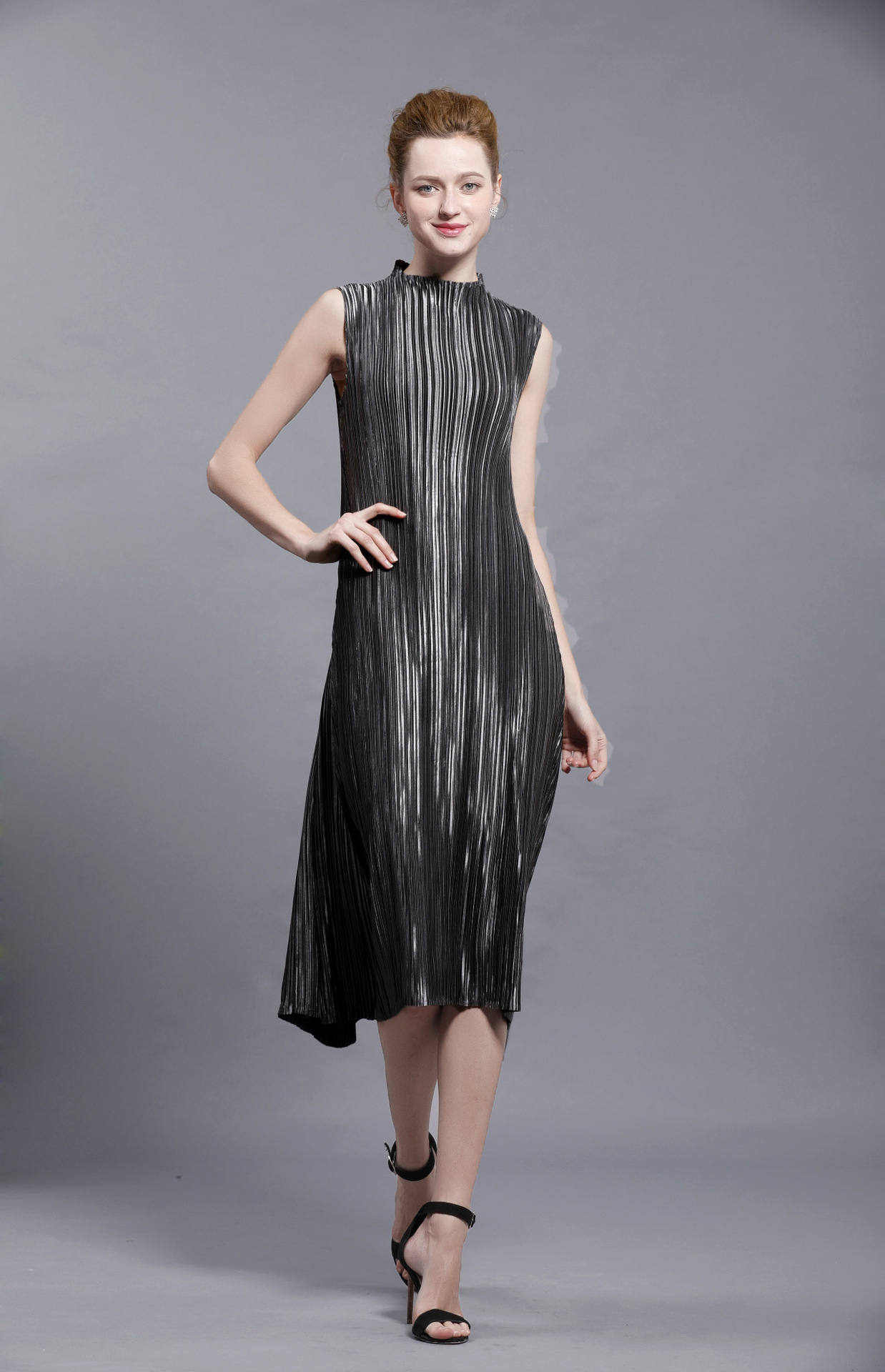 2017夏季新款三宅大牌设计显瘦立领长裙一生褶皱无袖大摆连衣裙