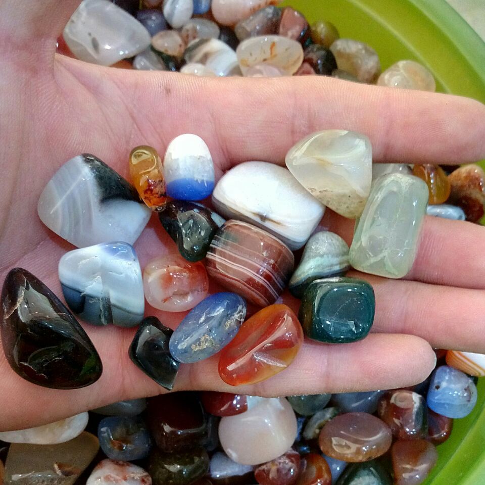 天然玛瑙碎石 月牙石 鱼池鱼缸花盆 装潢材料 装饰用品石每件100g