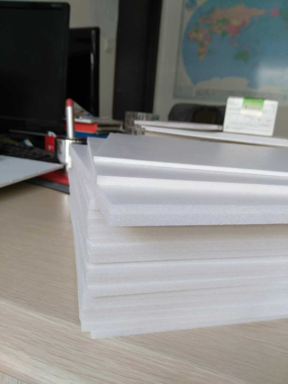 作用是保护板芯,柔韧性强,不易断裂上图为:10mm厚度 ,表面覆膜的kt板