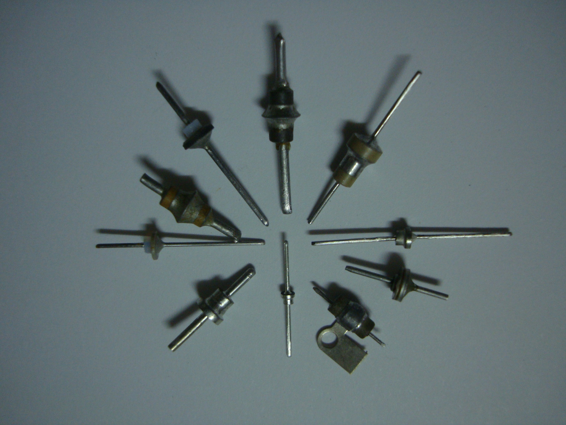 taiyo太阳诱电 穿芯电容 ug3sl430k1412-a 43pf 馈通滤波器