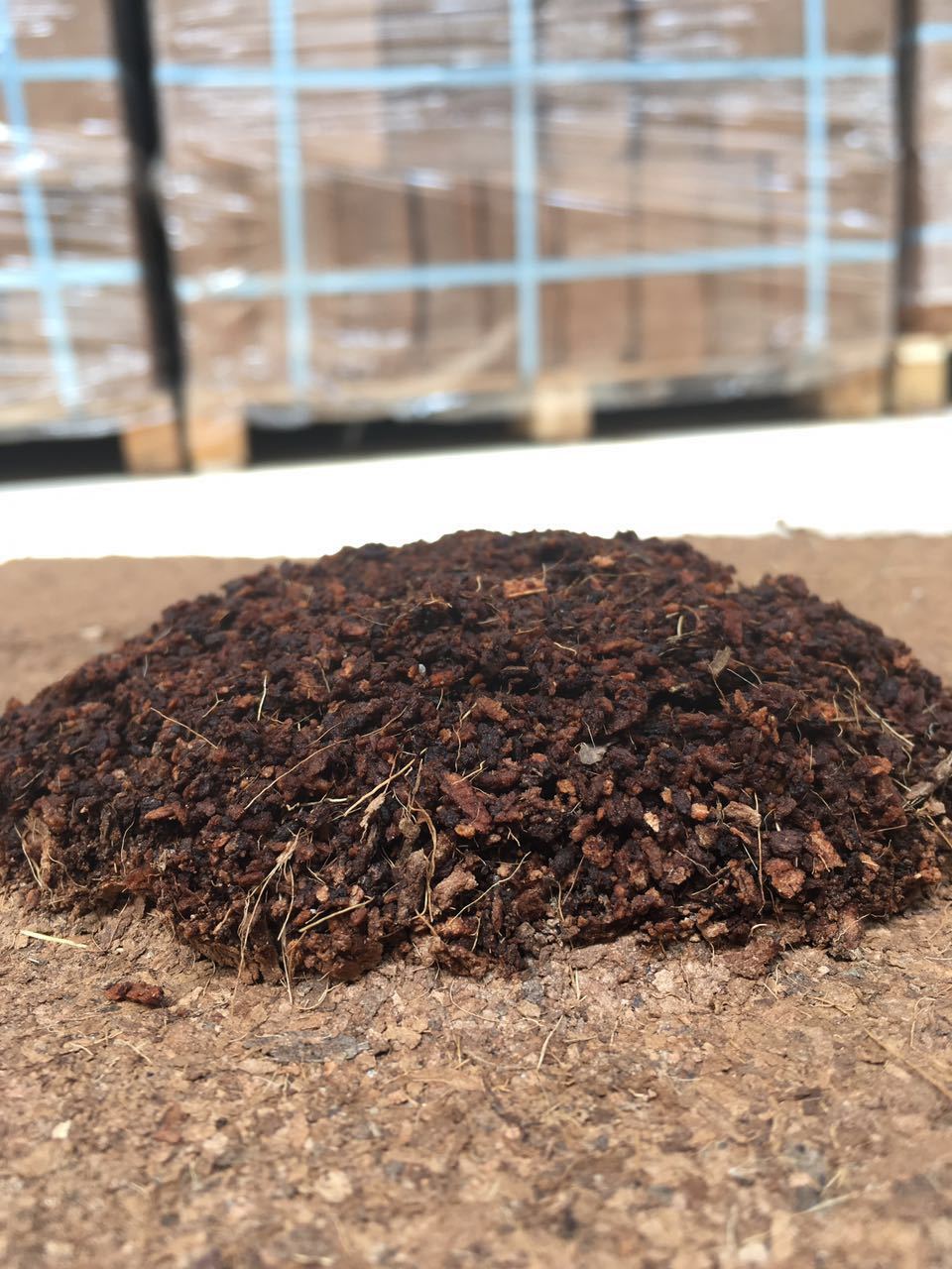 椰糠_椰砖_椰土_椰糠砖4.5-5kg(绿萝草莓多肉种植)