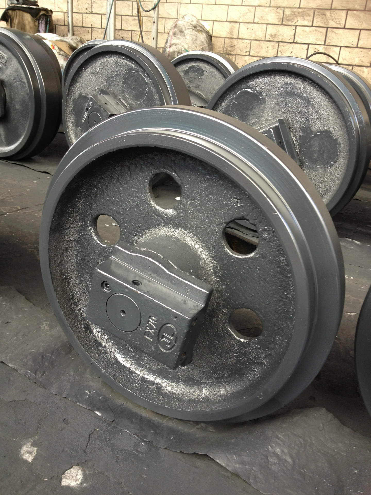 日立-引导轮-ex70挖掘机引导轮 四轮一带 工程机械配件 厂家直销