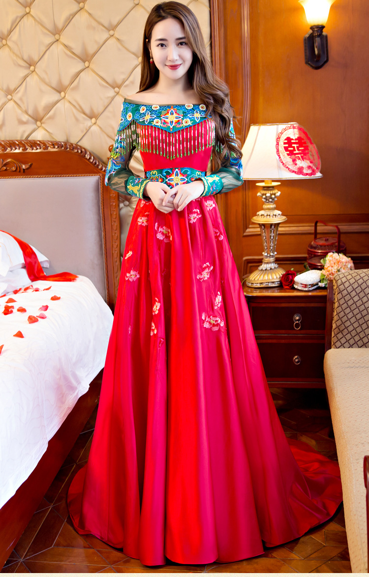 新款一字肩秀禾服中式新娘拖尾婚纱礼服明星同款敬酒服龙凤褂嫁衣