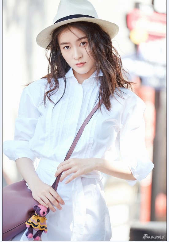 连衣裙早秋新款明星张雪迎同款白色衬衫领连衣裙韩板女装