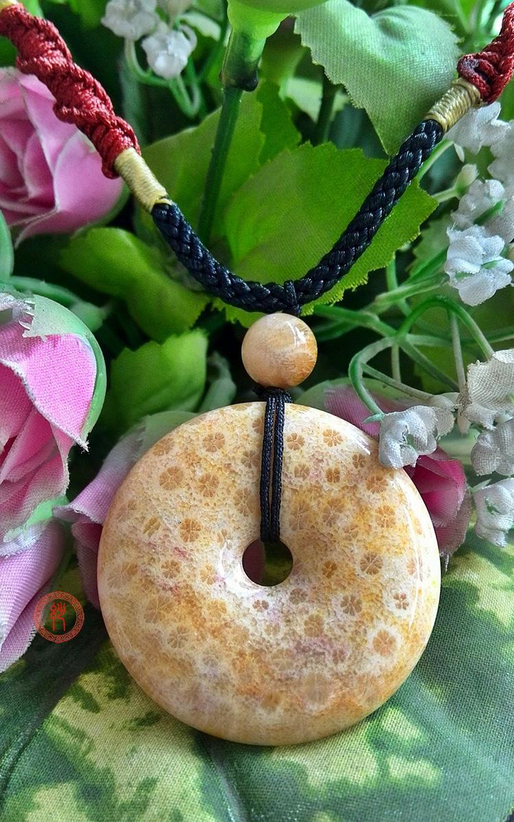 印尼珊瑚玉菊花玉化石35mm平安扣项练吊坠一物一图