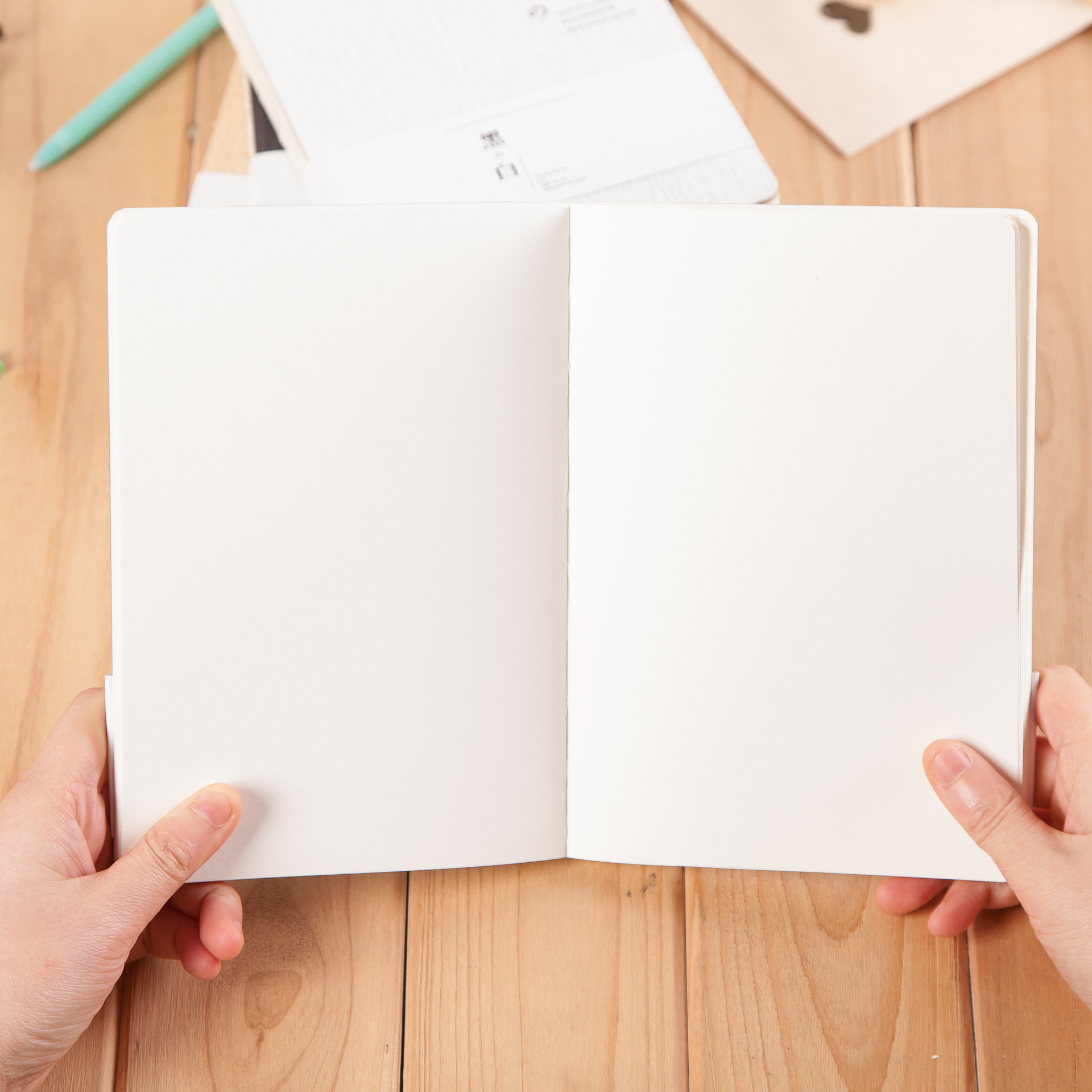 金谷黑白之间裸背本 32k 18k裸装素描本子 涂鸦本空白本