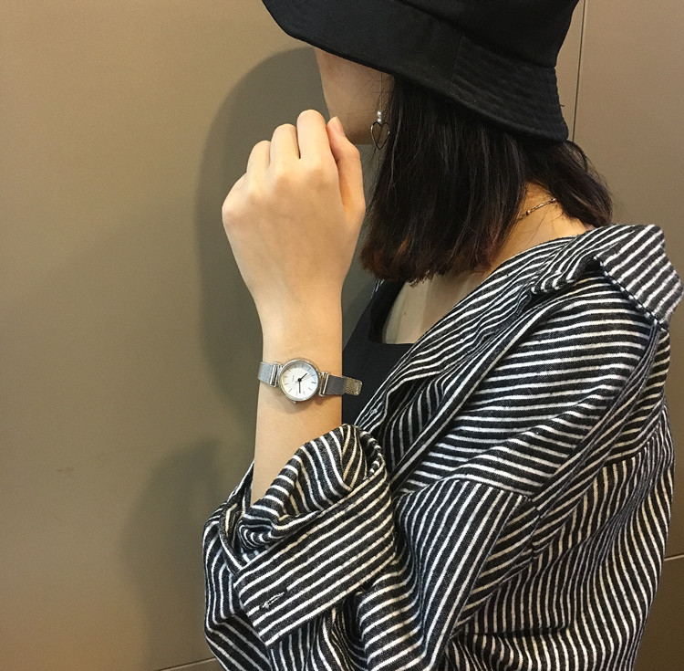 手表女气质时尚欧美复古潮流金属链条女学生韩版简约小圆形手链表