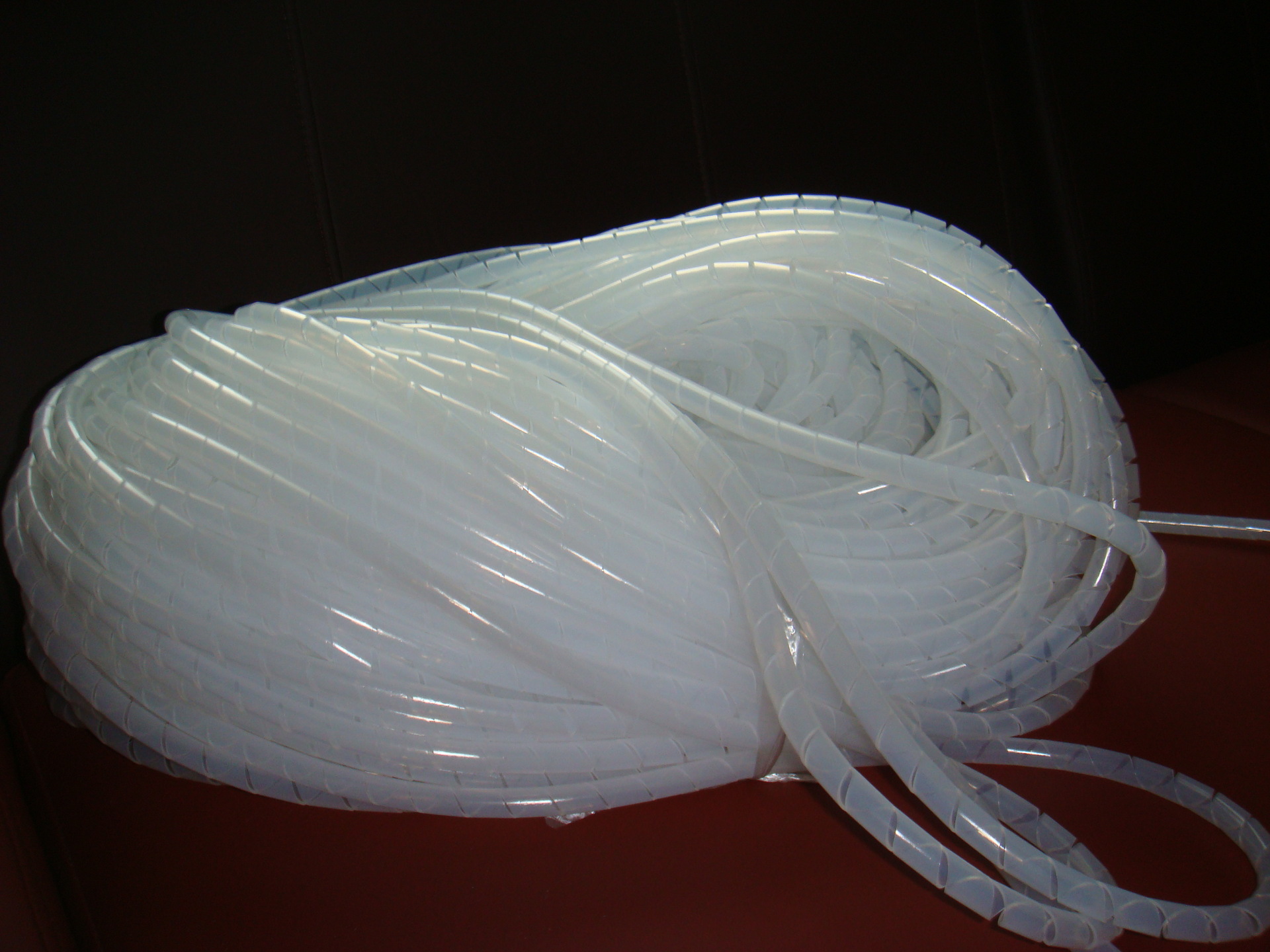 该产品只有用于风能风叶生产的注胶管和抽气管