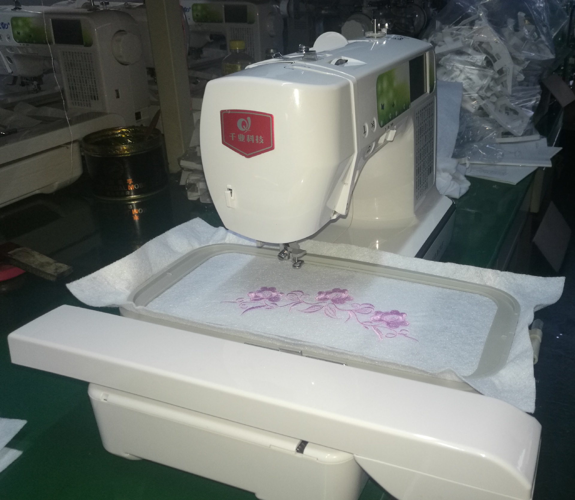 家用绣花机 小型绣花机绣字机 缝绣一体机 绣logo跨境缝纫机