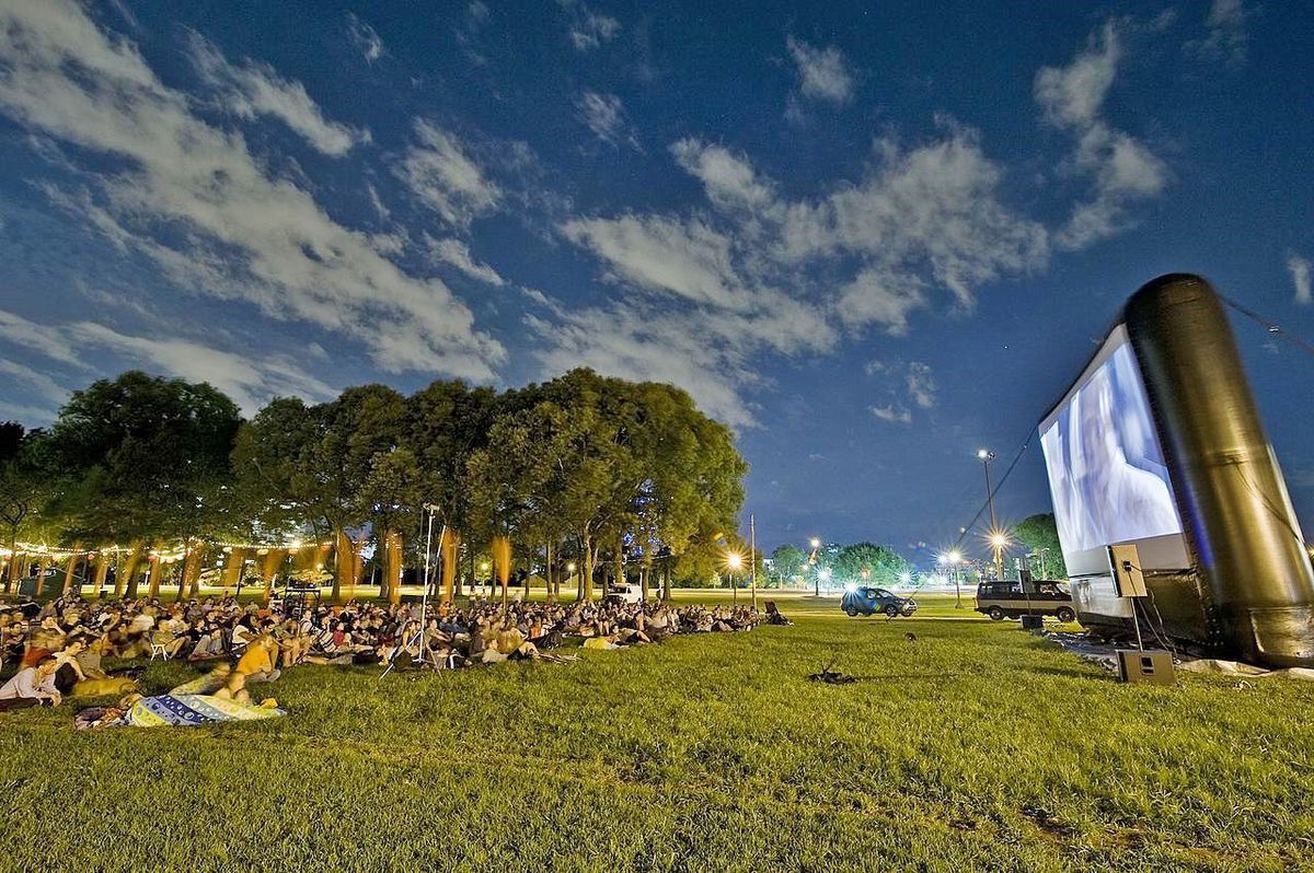 户外投影幕布特大超宽投影幕布银幕300英寸快速折叠流动汽车影院