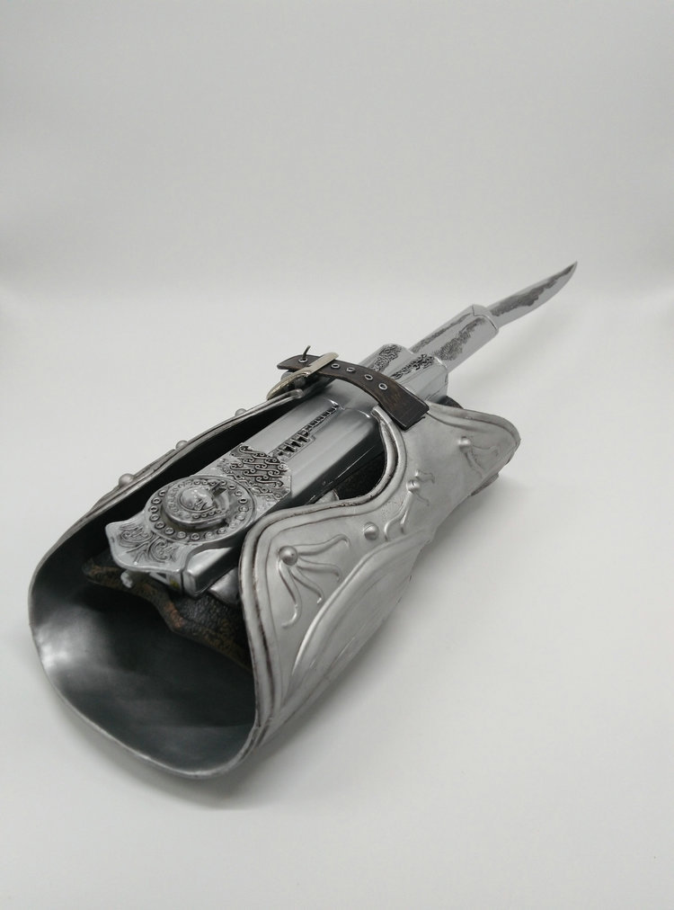 刺客信条4 神刃ezio cosplay道具1:1 袖中剑 袖箭可弹射道具模型
