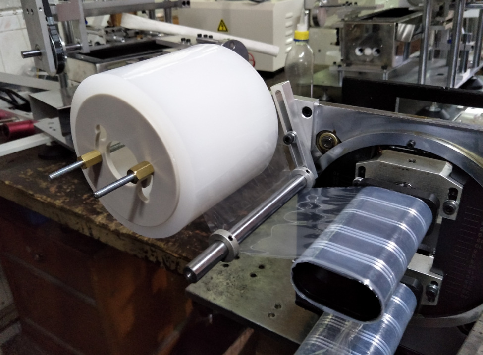 充电器保护膜自动包胶机数据线保护膜充电宝保护膜包胶机包膜机