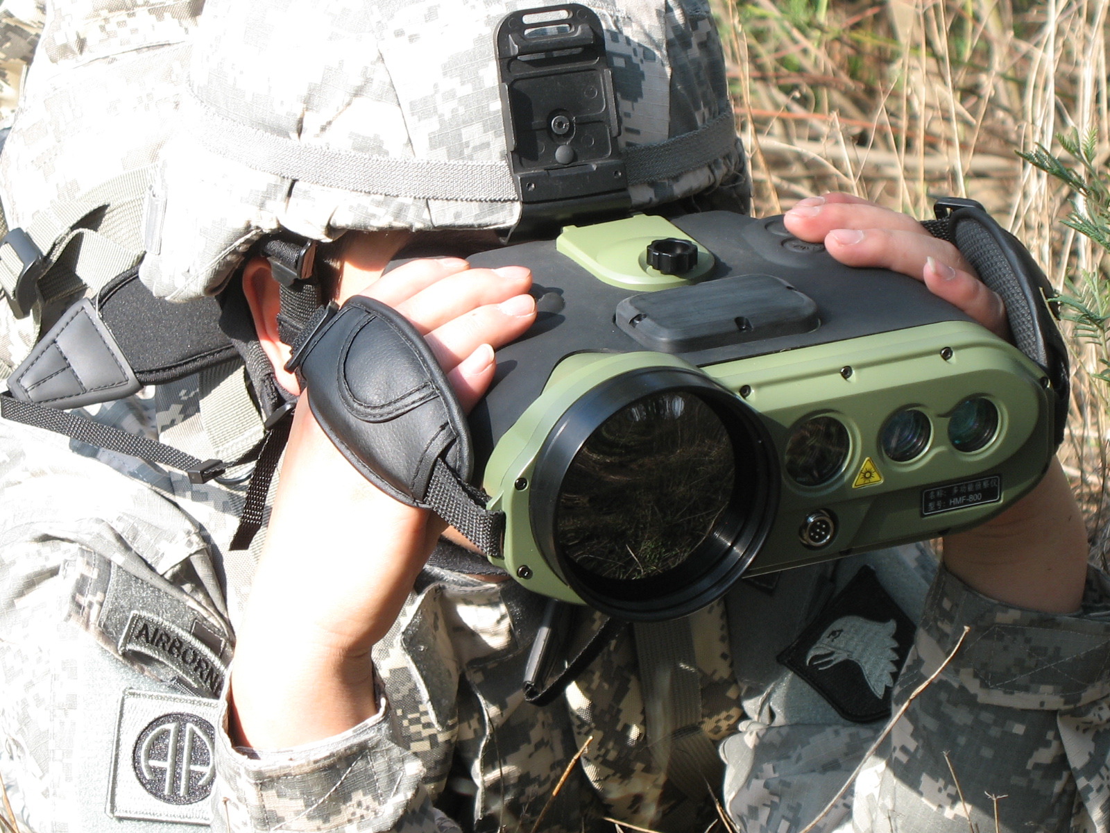 云南泰晶多功能全天候侦察仪-红外热像望远镜---昼夜观察用