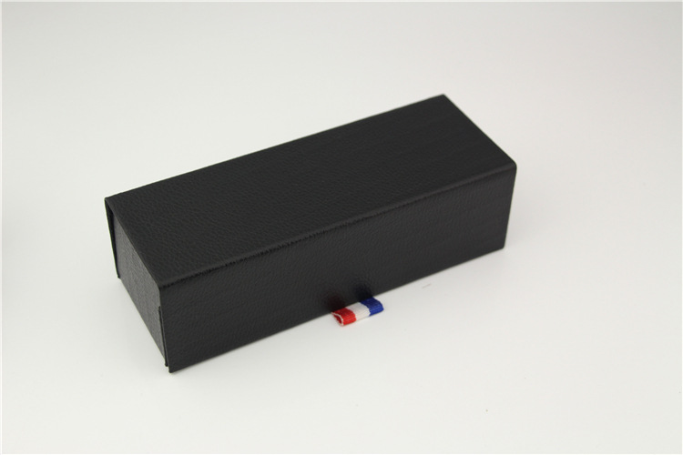 黑色货号bln2017是否进口否款式长方体用途眼镜盒型号bln2017材质皮制