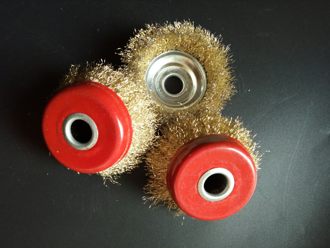 厂家直销125型16内孔小红碗钢丝轮钢丝刷不锈钢刷红碗钢丝轮